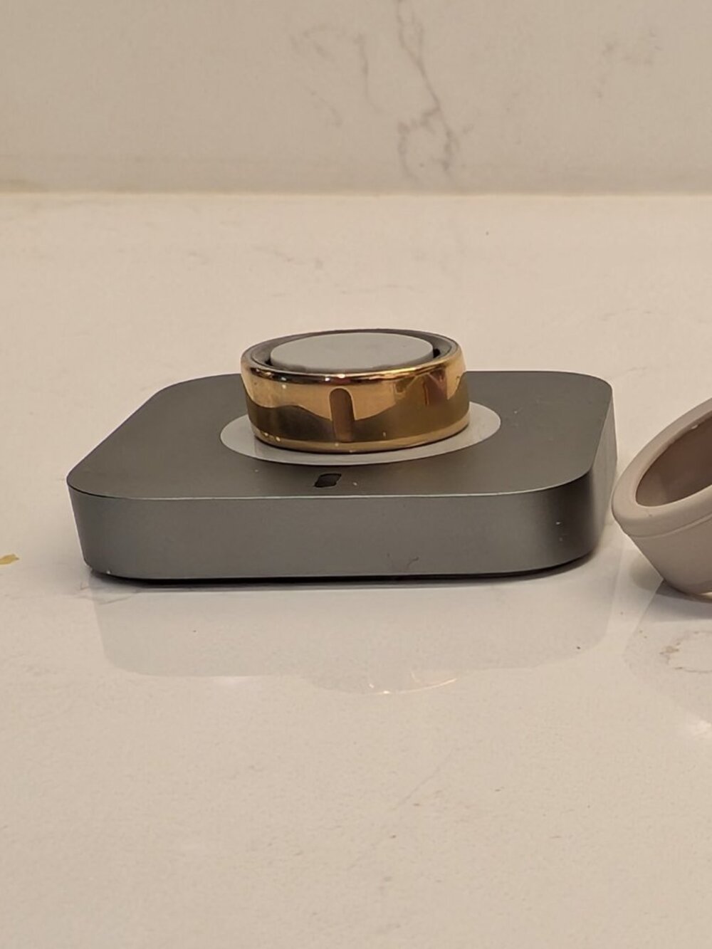 Oura Ring Gen 4 Rose Gold Size 6 + Charger & Ring Covers